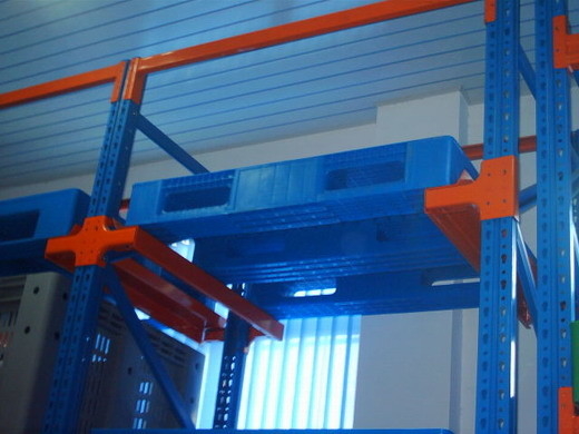 Logistic Heavy Duty Drive In Pallet Racking , Adjustable Drive Through Racking
